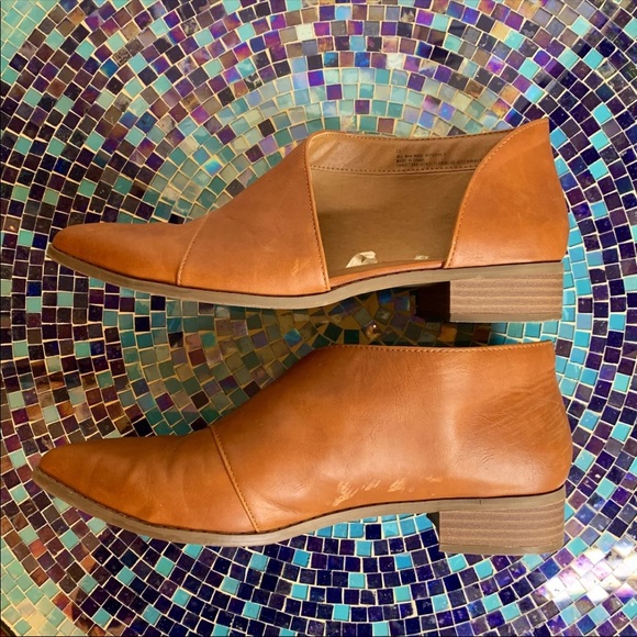 (SOLD) Cut Out Booties - Picture 11 of 11